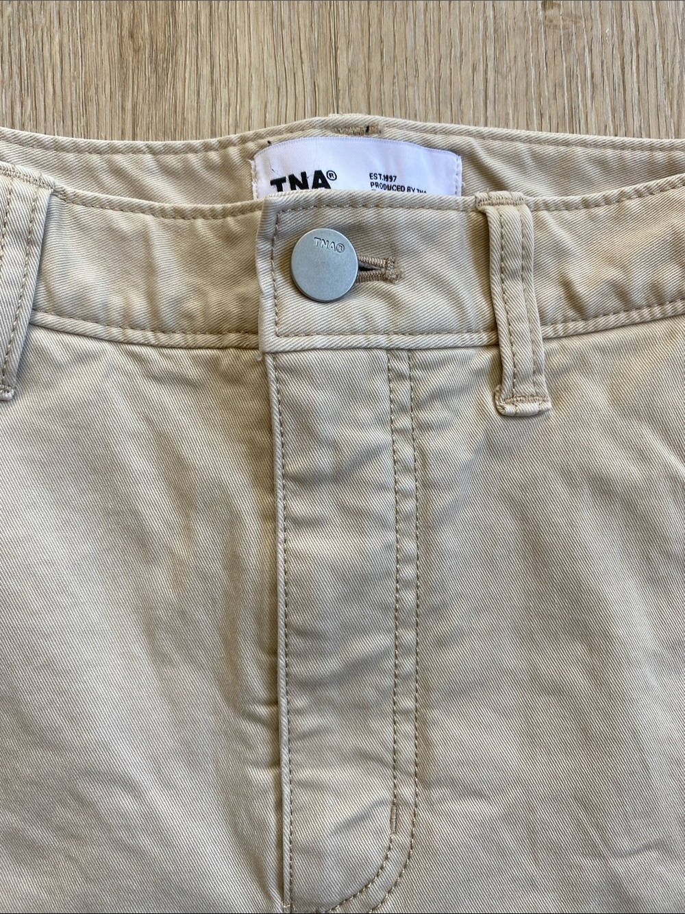 Aritzia TNA Beige Chino Utility Shorts Size 2 Cotton Stretch Casual Summer - Picture 4 of 8